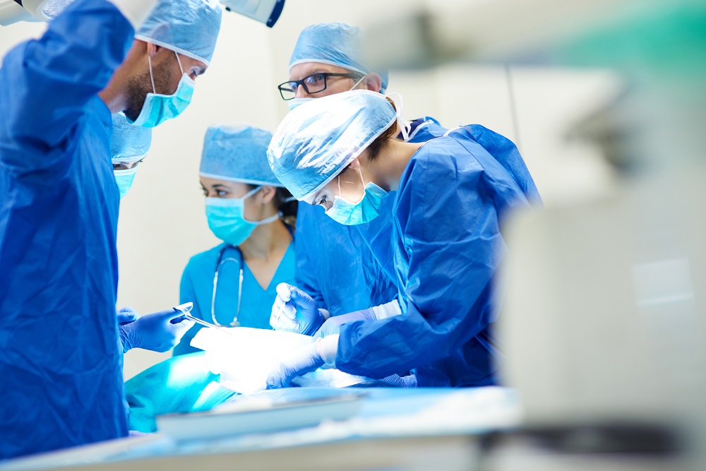 Artigo – É seguro fazer uma cirurgia após a infecção por Covid-19?