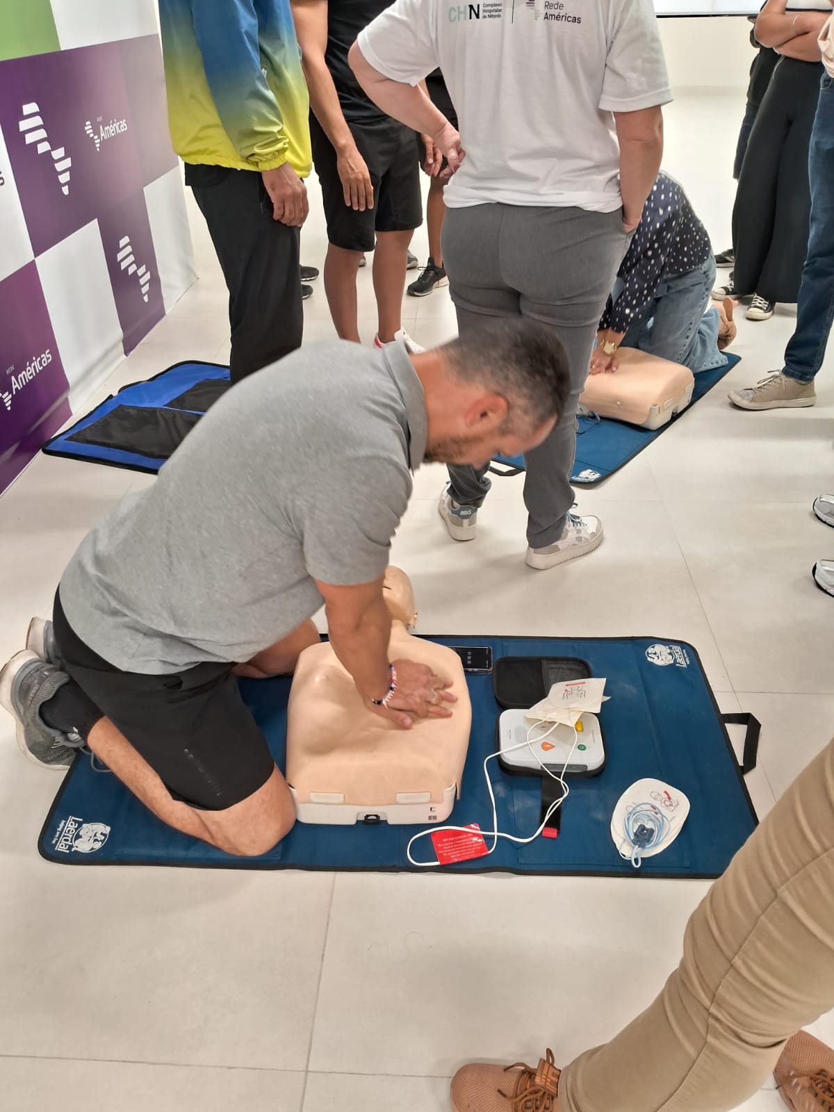 Complexo Hospitalar de Niterói, da Rede Américas, capacita academias de ginásticas e clubes da cidade para atender emergências cardiológicas