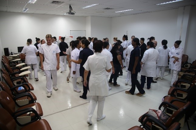 Colaboradores do Hospital de Amor recebem treinamento para fortalecer humanização aos pacientes