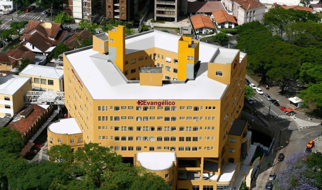 Equipe de enfermagem do Hospital Universitário Evangélico