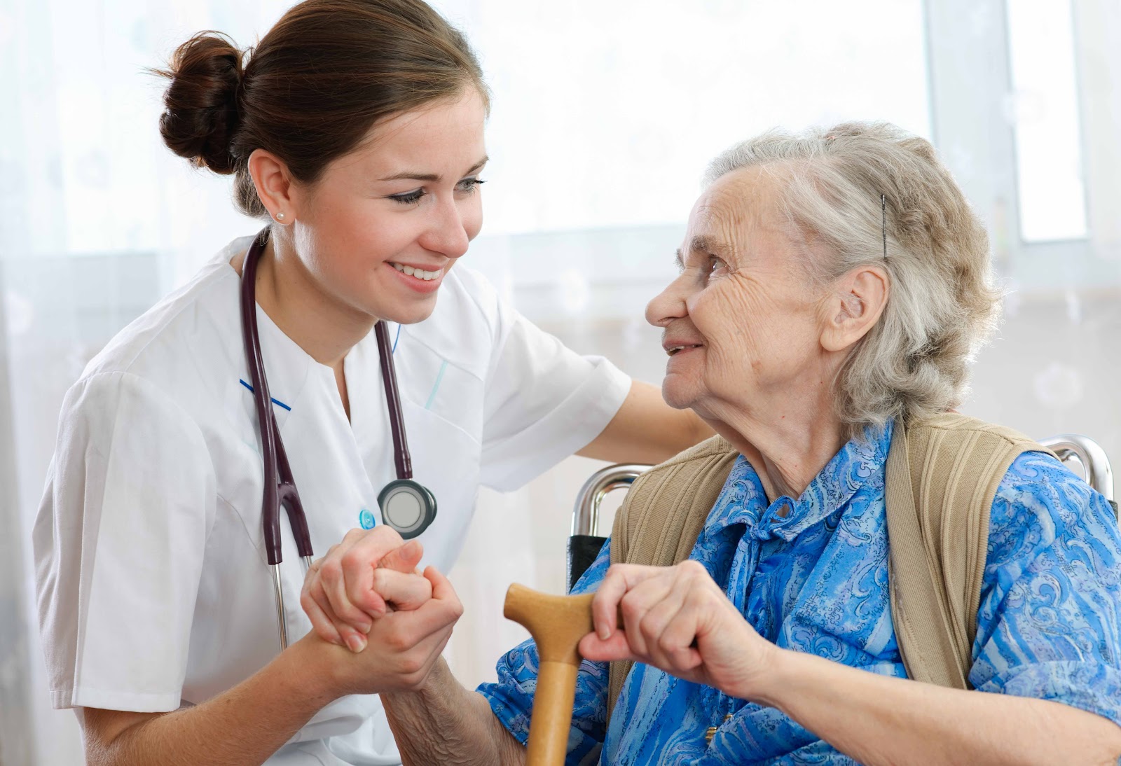 Artigo – Demência torna difícil detectar a dor em residentes de lares de idosos
